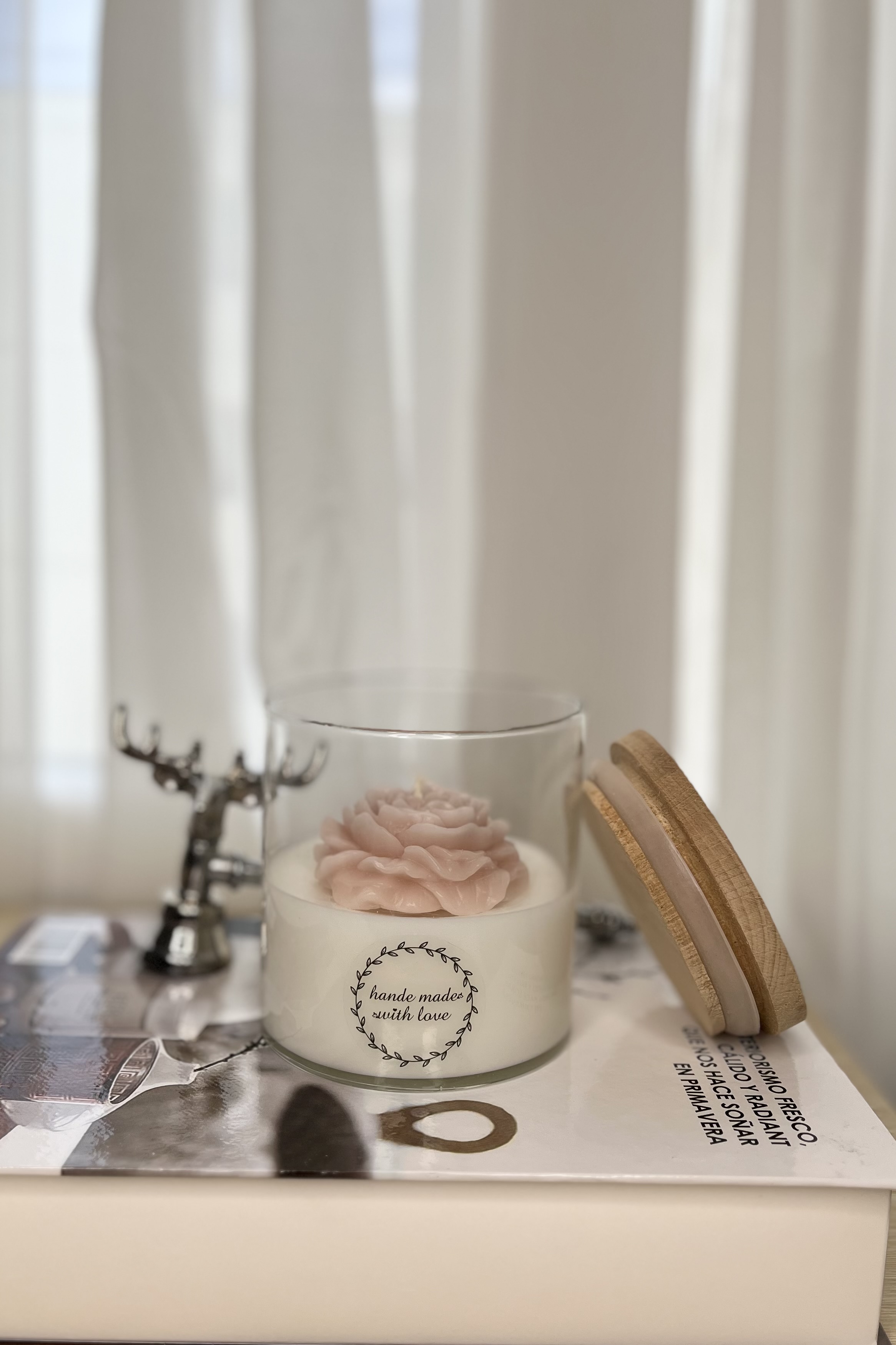 شمع معطر آلاله مدل درب چوبی